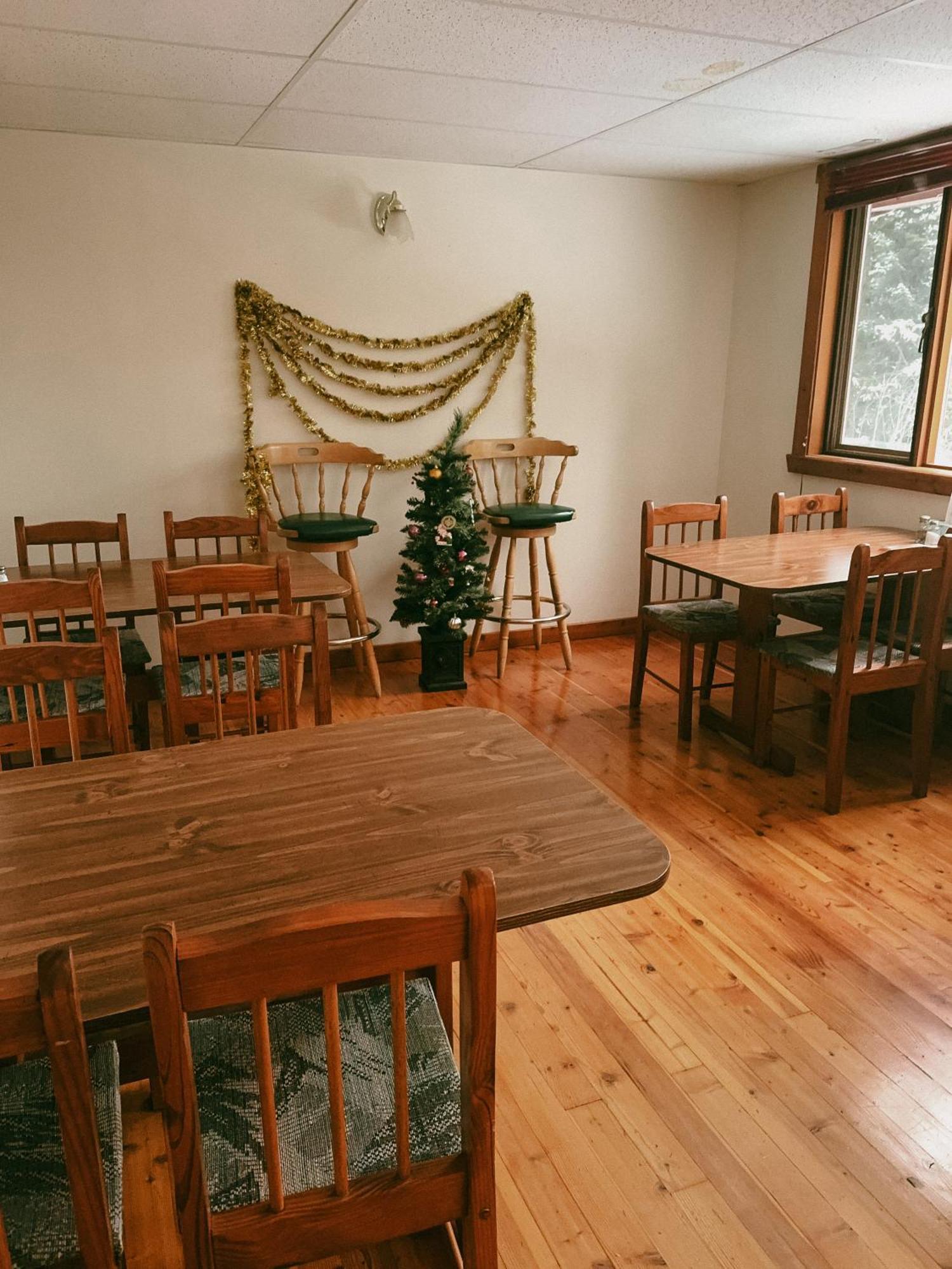 Alpine Meadows Lodge Golden Extérieur photo