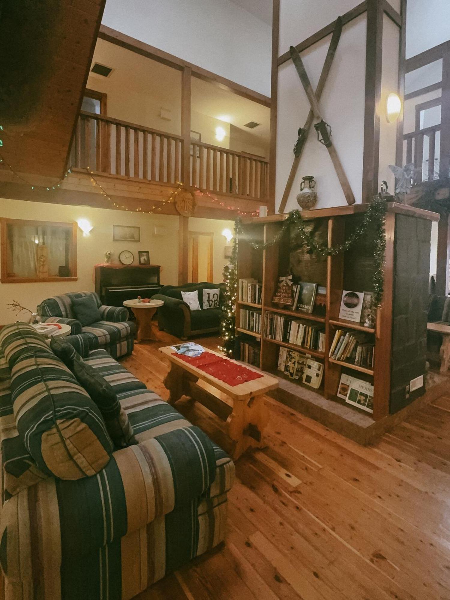 Alpine Meadows Lodge Golden Extérieur photo
