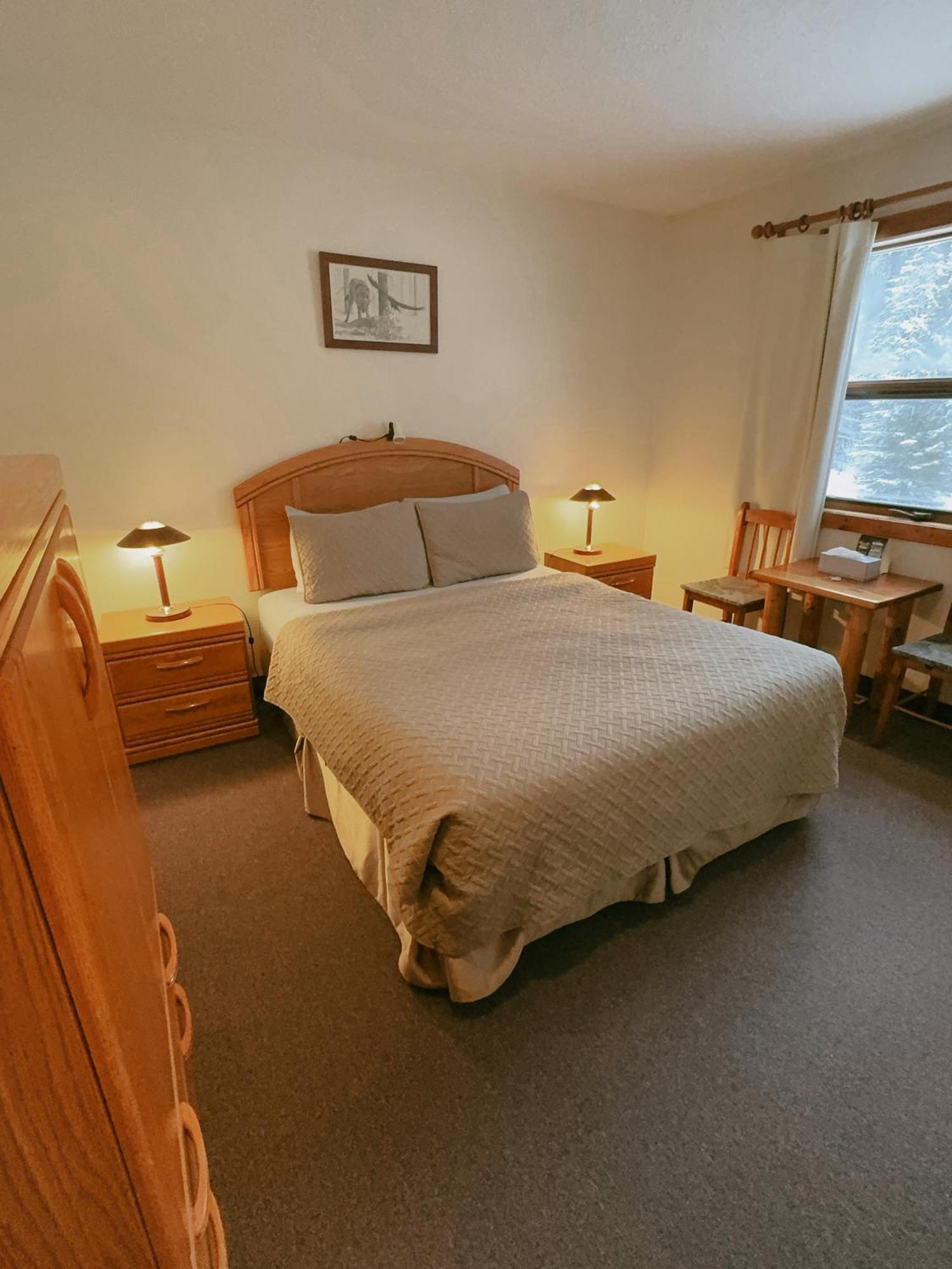 Alpine Meadows Lodge Golden Extérieur photo