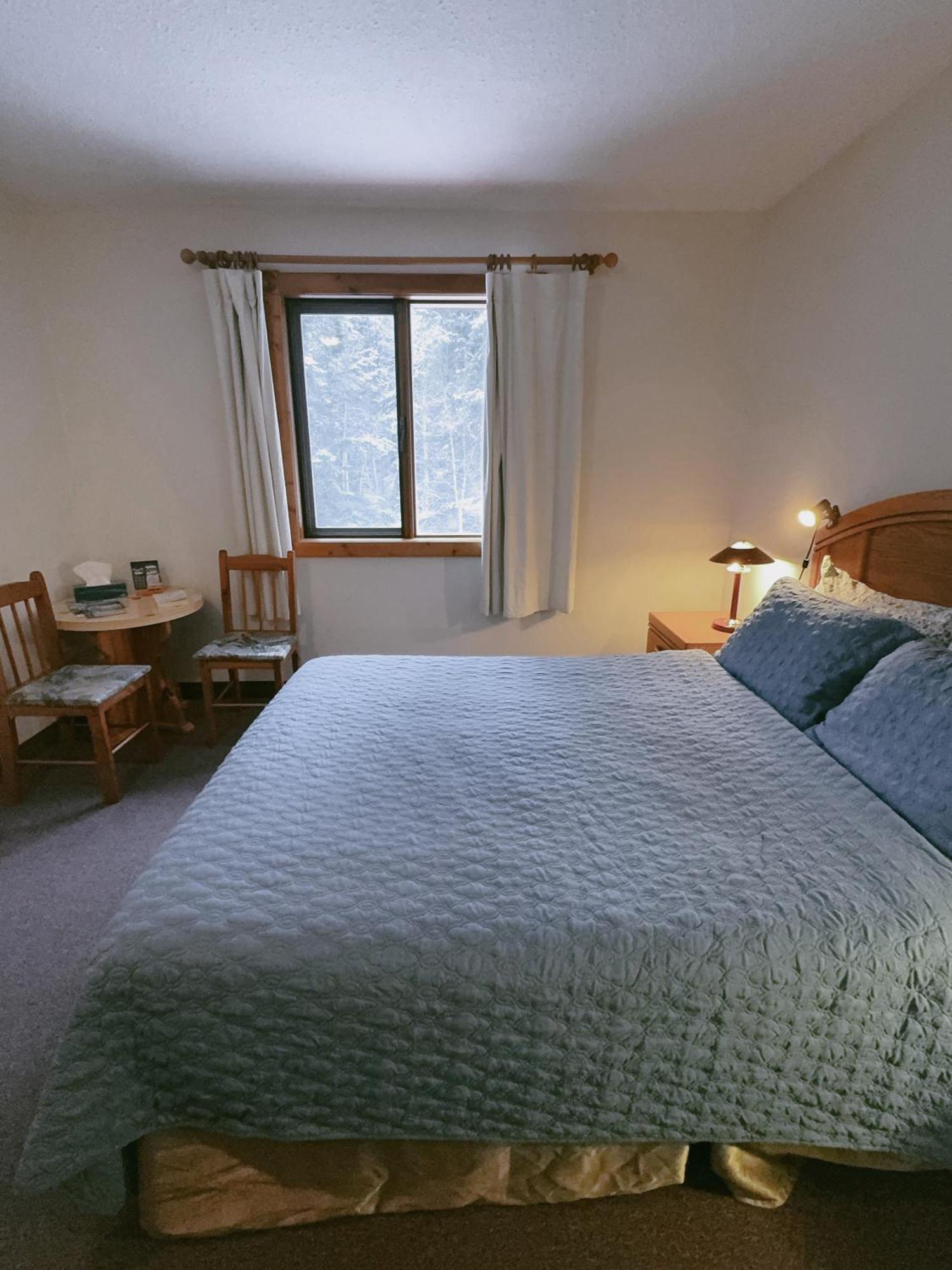 Alpine Meadows Lodge Golden Extérieur photo