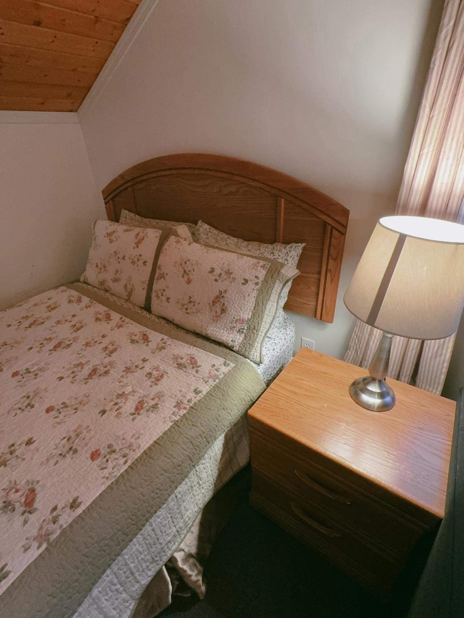 Alpine Meadows Lodge Golden Extérieur photo