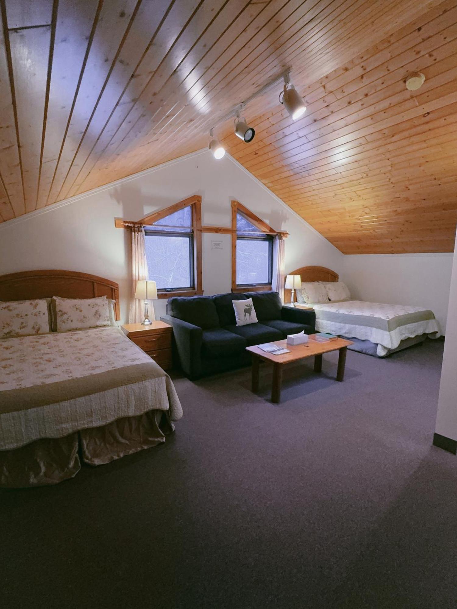 Alpine Meadows Lodge Golden Extérieur photo