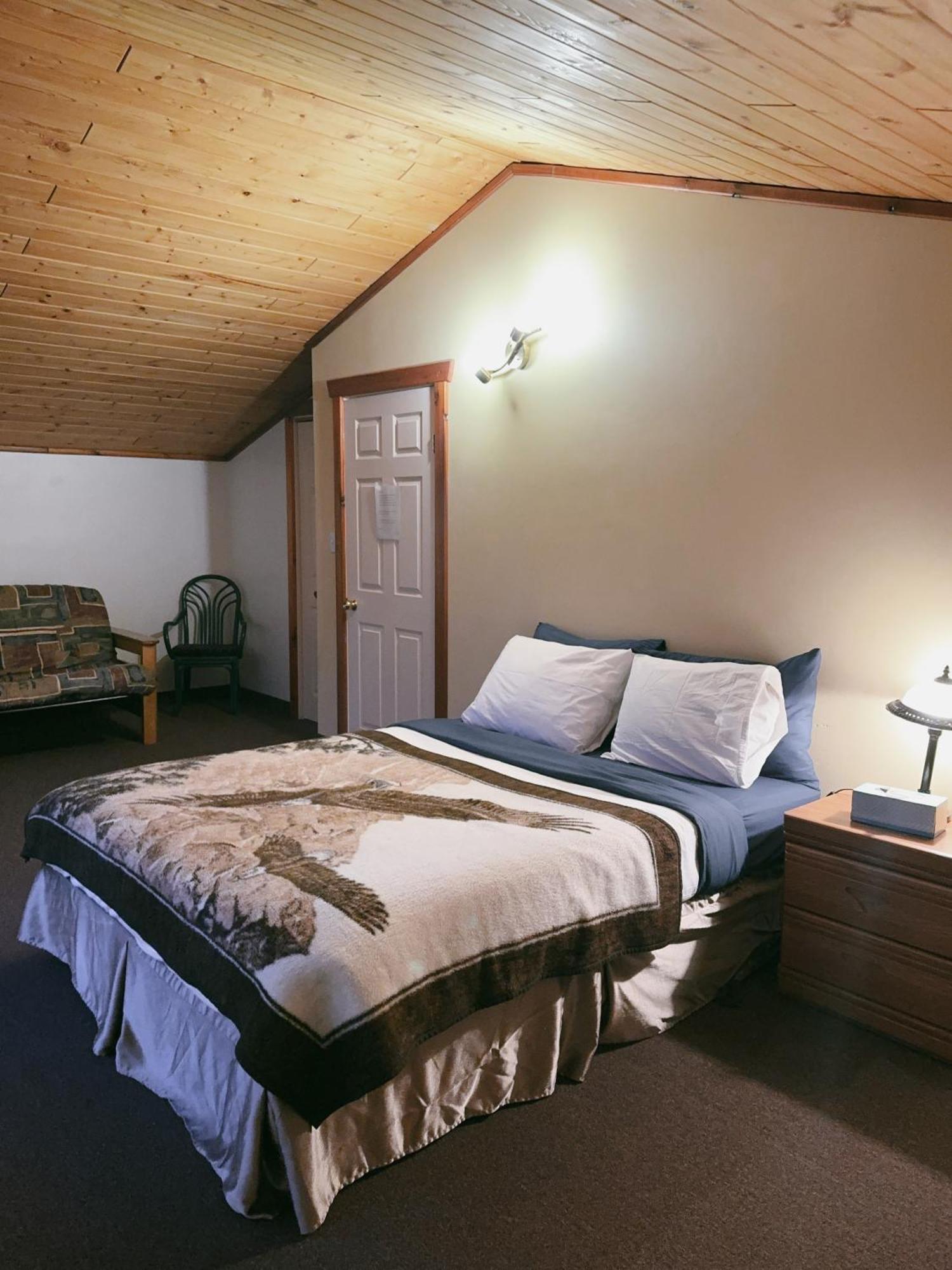 Alpine Meadows Lodge Golden Extérieur photo