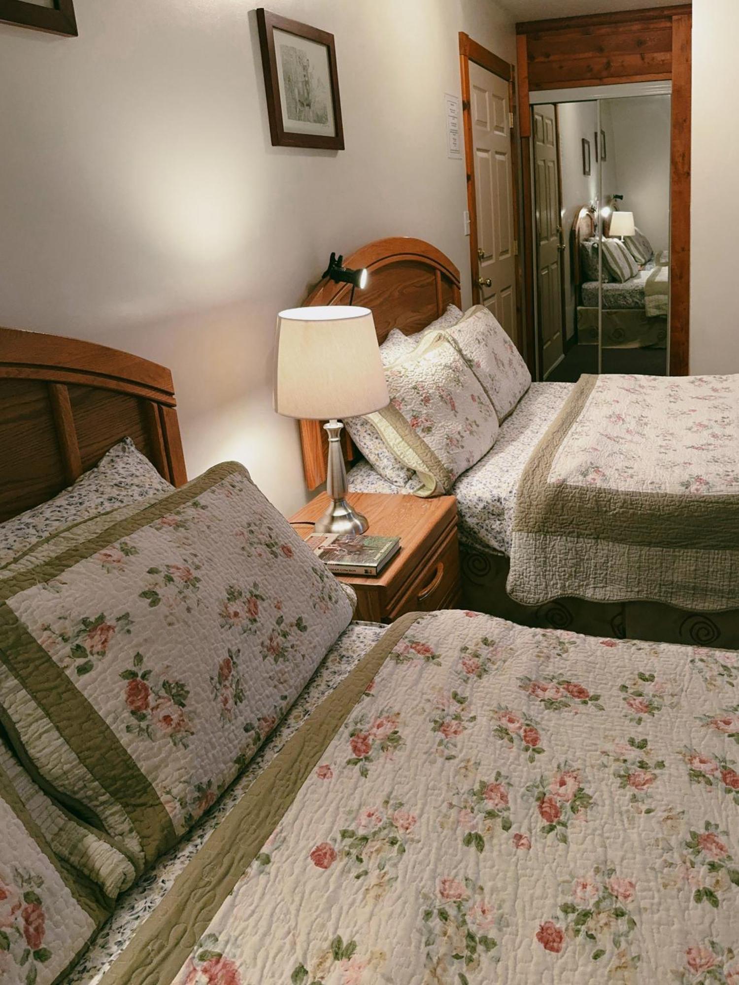 Alpine Meadows Lodge Golden Extérieur photo